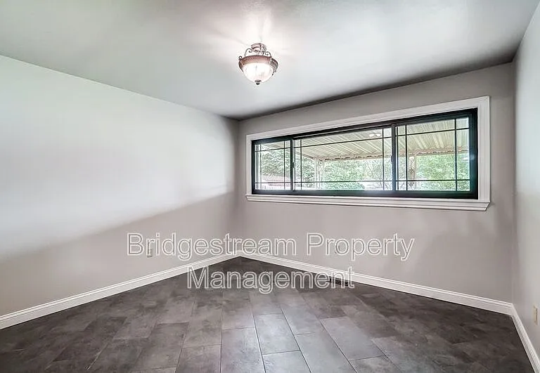 4354 Meadowcroft Rd — Photo 9