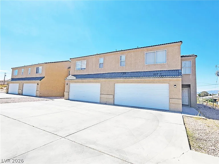 1080 S Karen Ct #3 — Photo 2
