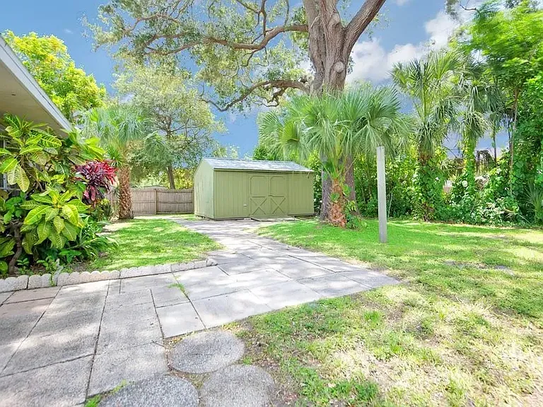 3379 Bougainvillea St — Photo 28
