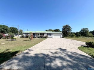 41 Bluffview Dr, Arab, AL 35016