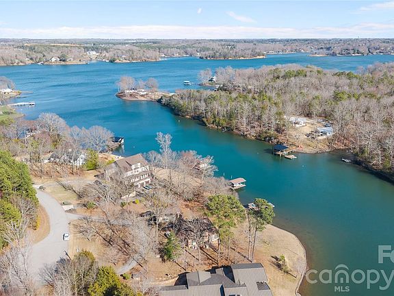 2nd image of 4251 Acacia Rd