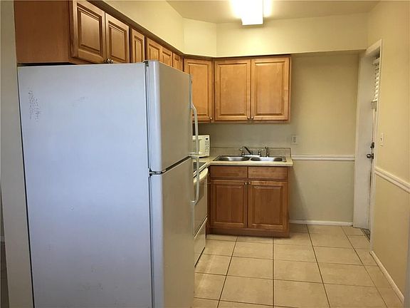 4th image of 1904 20th Ave APT 4