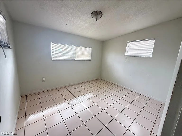 21422 Kenyon Ave — Photo 7