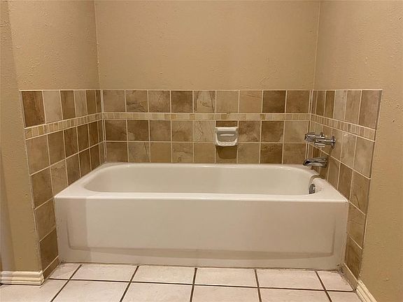 5th image of 3329 Lanarc Dr
