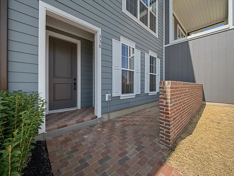 330 Highbridge Ln — Photo 1