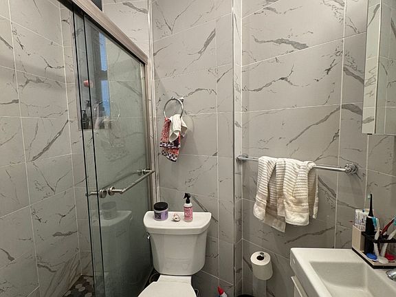 5th image of 202 Thompson St #15