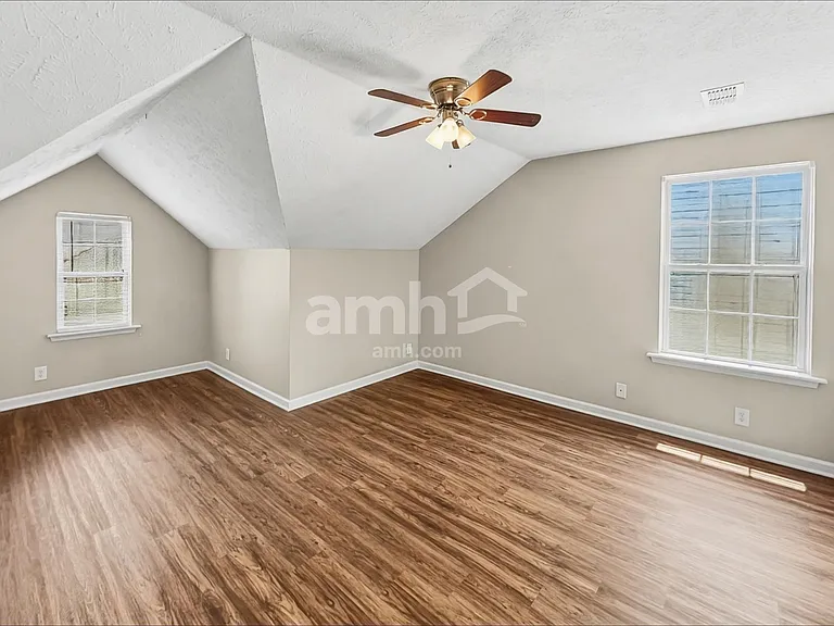 2053 Leefield Dr — Photo 15
