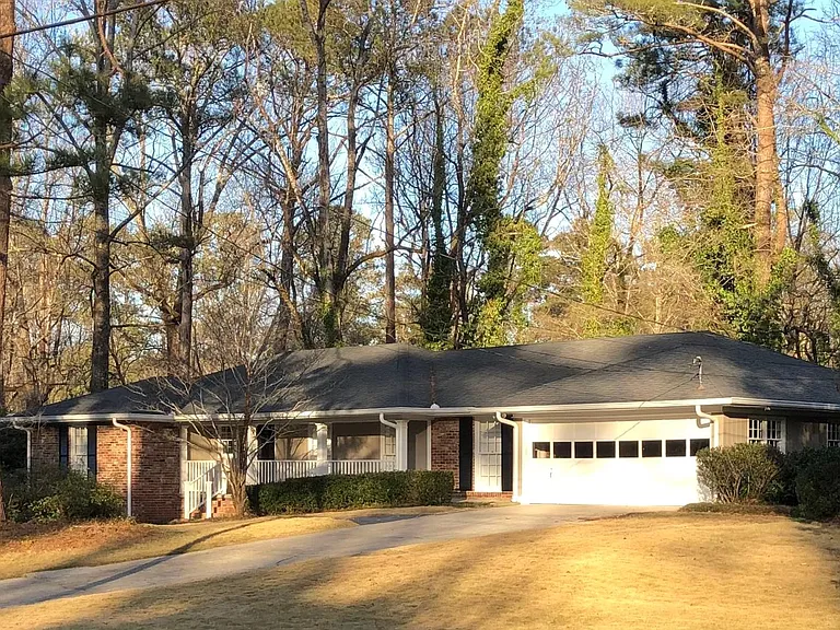 6915 Heathfield Dr — Photo 1
