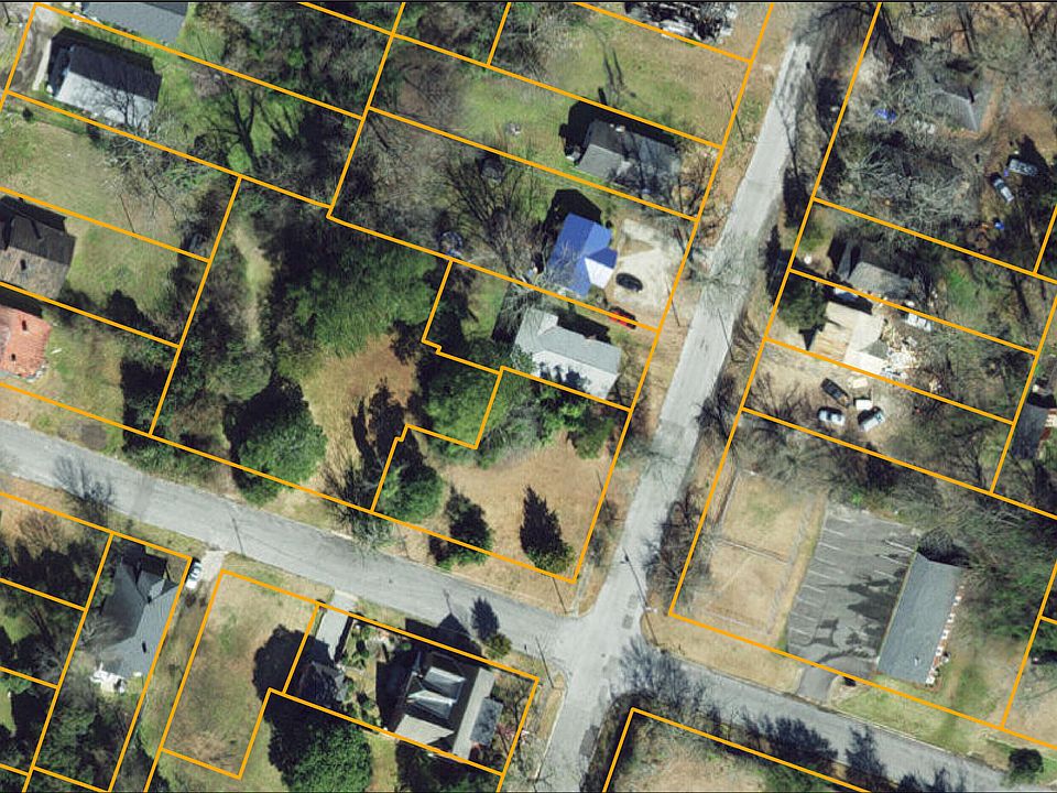 1st image of 403 W Oak St