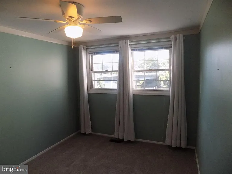 702 Towne Center Dr — Photo 45