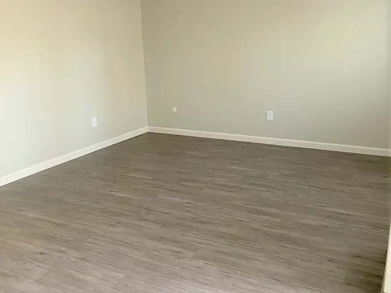 Yarmouth Pointe Apartment Homes — Photo 83