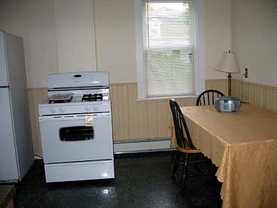 2nd image of 41 Dixon St