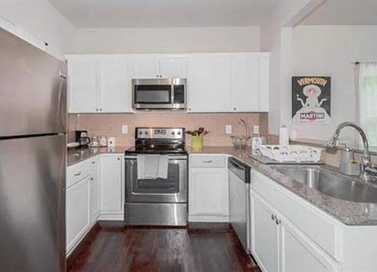 906 Greenwood Ave NE #C — Photo 8