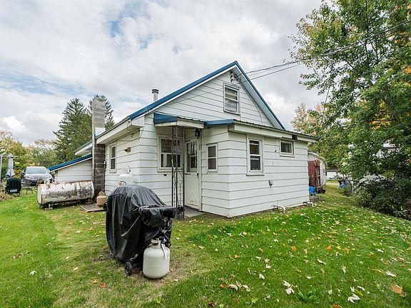 3rd image of 595 Christies Way