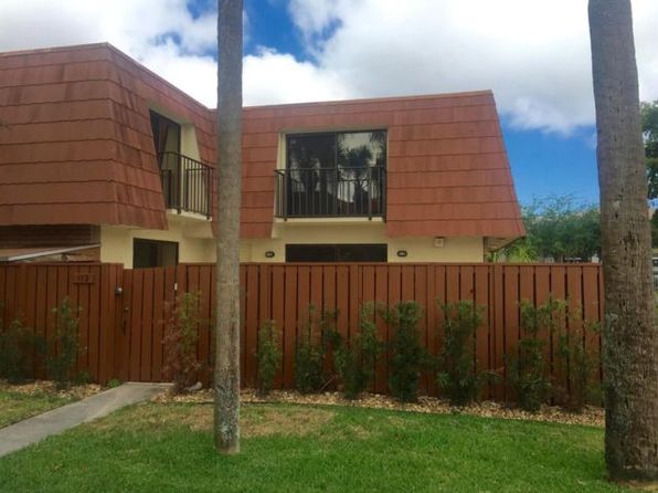 112 Live Oak Ln