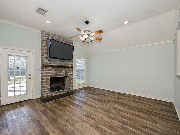 5th image of 949 Avenue E