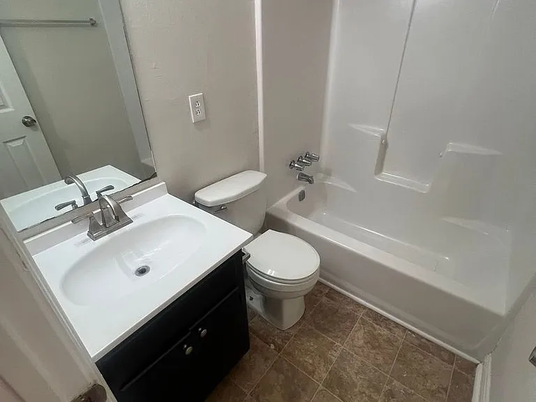 535-537 Haygood Court — Photo 12