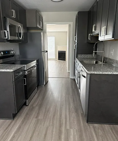 8702 N Cleveland Ave — Photo 10