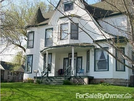 Beautiful 2-Story Home
						:
						Large rooms, wood flooring, hand-crafted carving and decorative work.