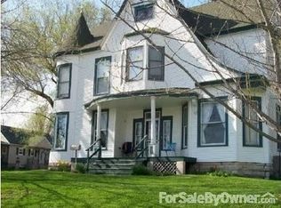 709 N Spring St, Palmyra, MO 63461