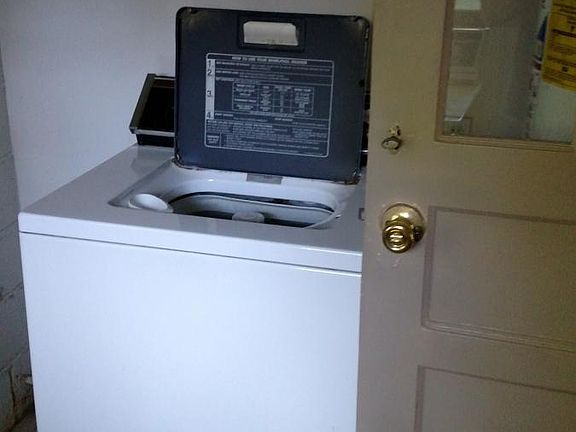 Washer/Dryer Included