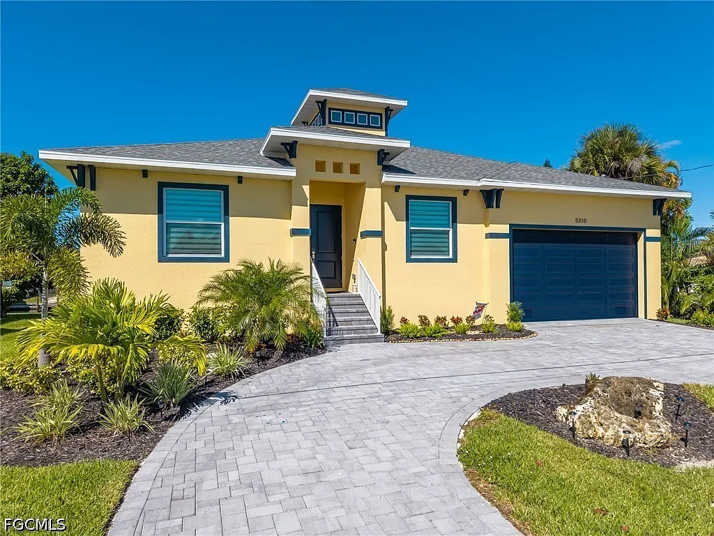 5 bed, 3.0 bath, 1900 sqft, $3,999 — Photo 2