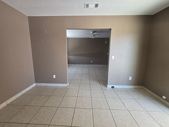 4th image of 8100 Hemlock Ave #A