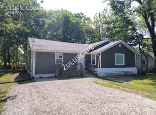 1306 N Country Club Rd, Muncie, IN 47303