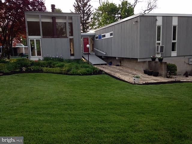 1st image of 3927 Saint Johns Ln