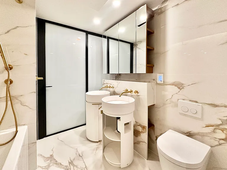 1033 Nelson St — Photo 13