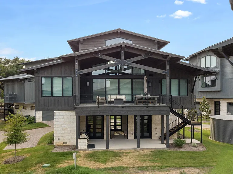 Truly elevated living. Treehouse inspired architecture puts you above it all.