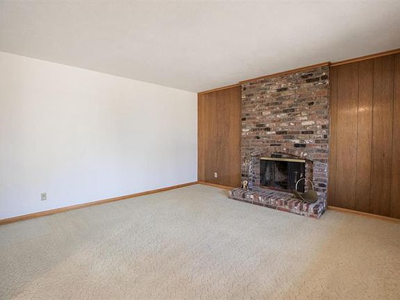2nd image of 4508 Robindale Dr