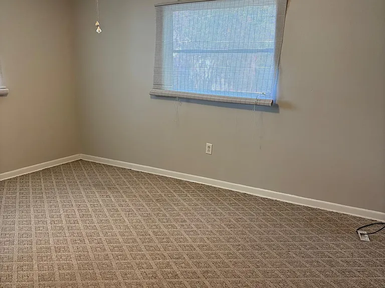 275 Belle Ayre Dr — Photo 6