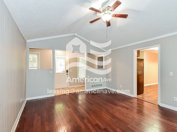 1554_004_living_room_13833946.jpg