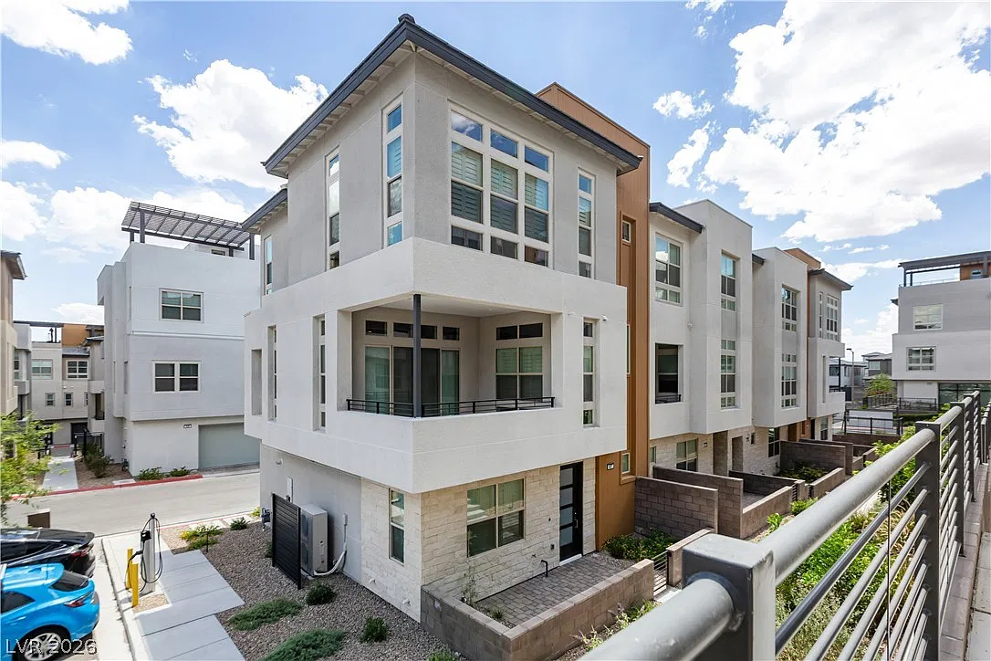 3 bed, 4.0 bath, 2154 sqft, $3,450 — Photo 1
