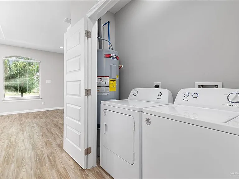 810 N Blair Ave — Photo 5