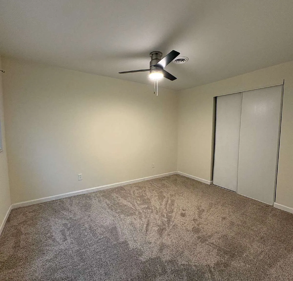 3 bed, 1.0 bath, $1,400 — Photo 4