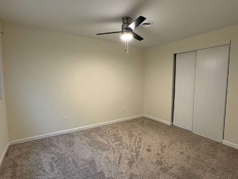 9814 Vickie Pl — Photo 4