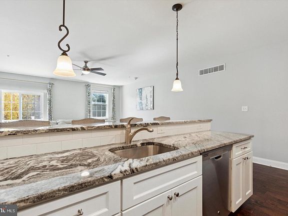 3rd image of 805 Spring Mill Ave