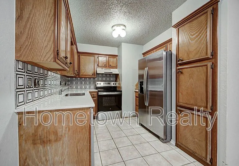 1713 Hillcrest Dr — Photo 12