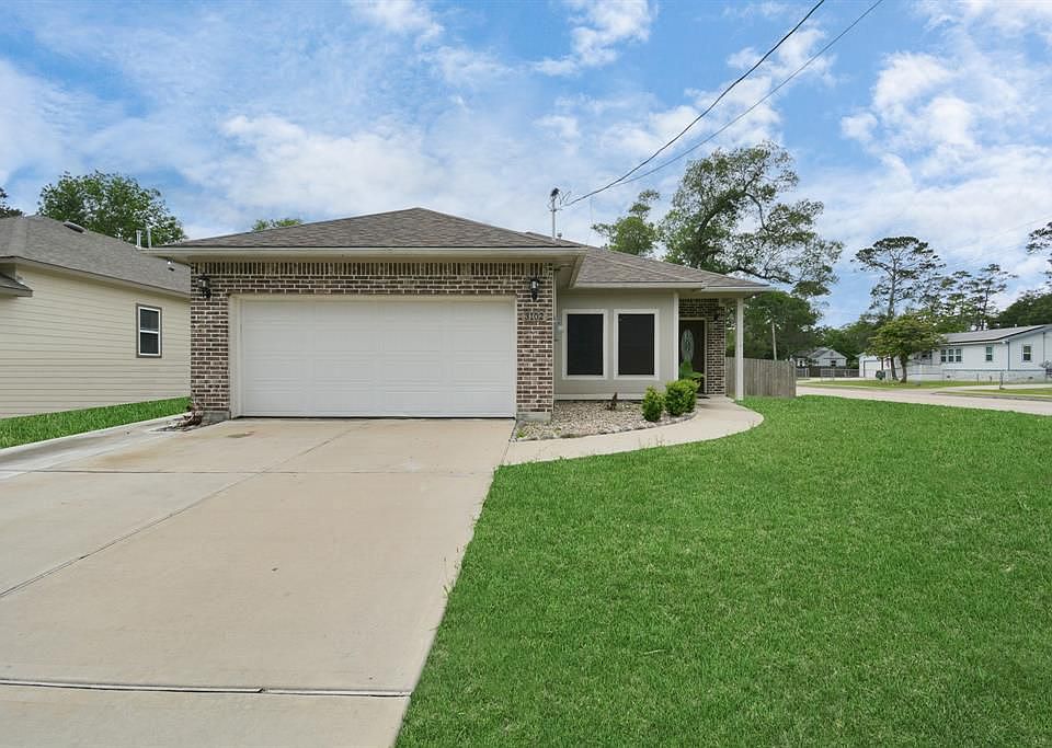 1st image of 3102 Ash Dr