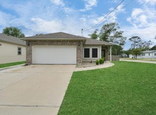 3102 Ash Dr, Dickinson, TX 77539