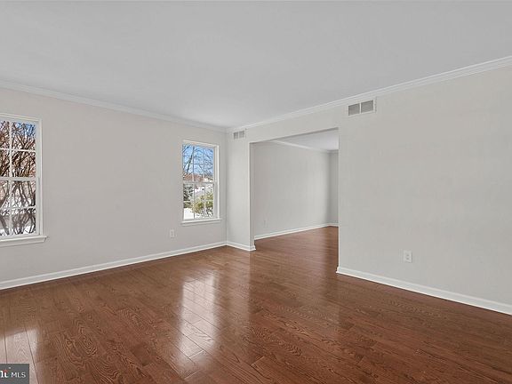 5th image of 1 Amaryllis Ln