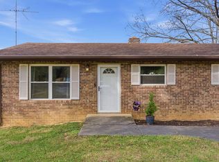 640 Cline Rd, Dandridge, TN 37725