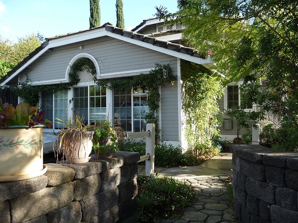 1st image of 575 E 9th Ave