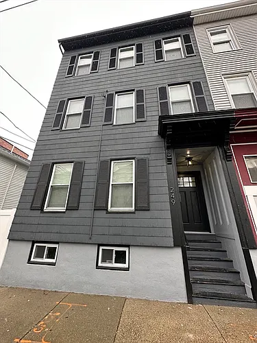 249 Everett St #2 Photo 1