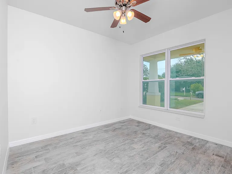 6235 S Adelia Ave — Photo 22