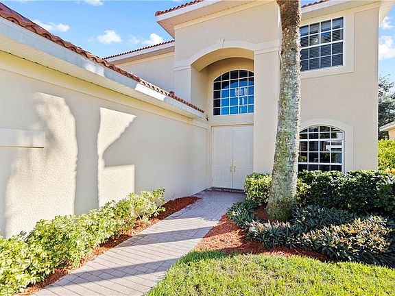3rd image of 9209 Estero River Cir