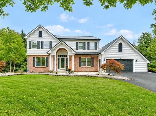6 Savannah Ct, Rochester, NY 14625