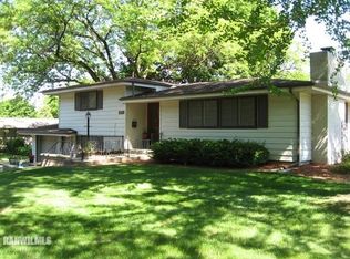 1704 W Stephenson St, Freeport, IL 61032